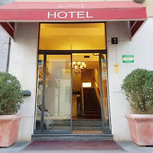 Hotel Boston, Milano